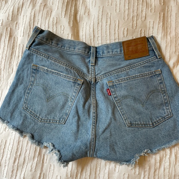 501 Levis Shorts - Picture 3 of 3